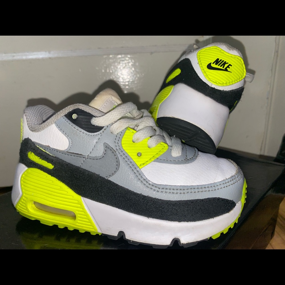 Toddler kids Nike shoe - Picture 3 of 3